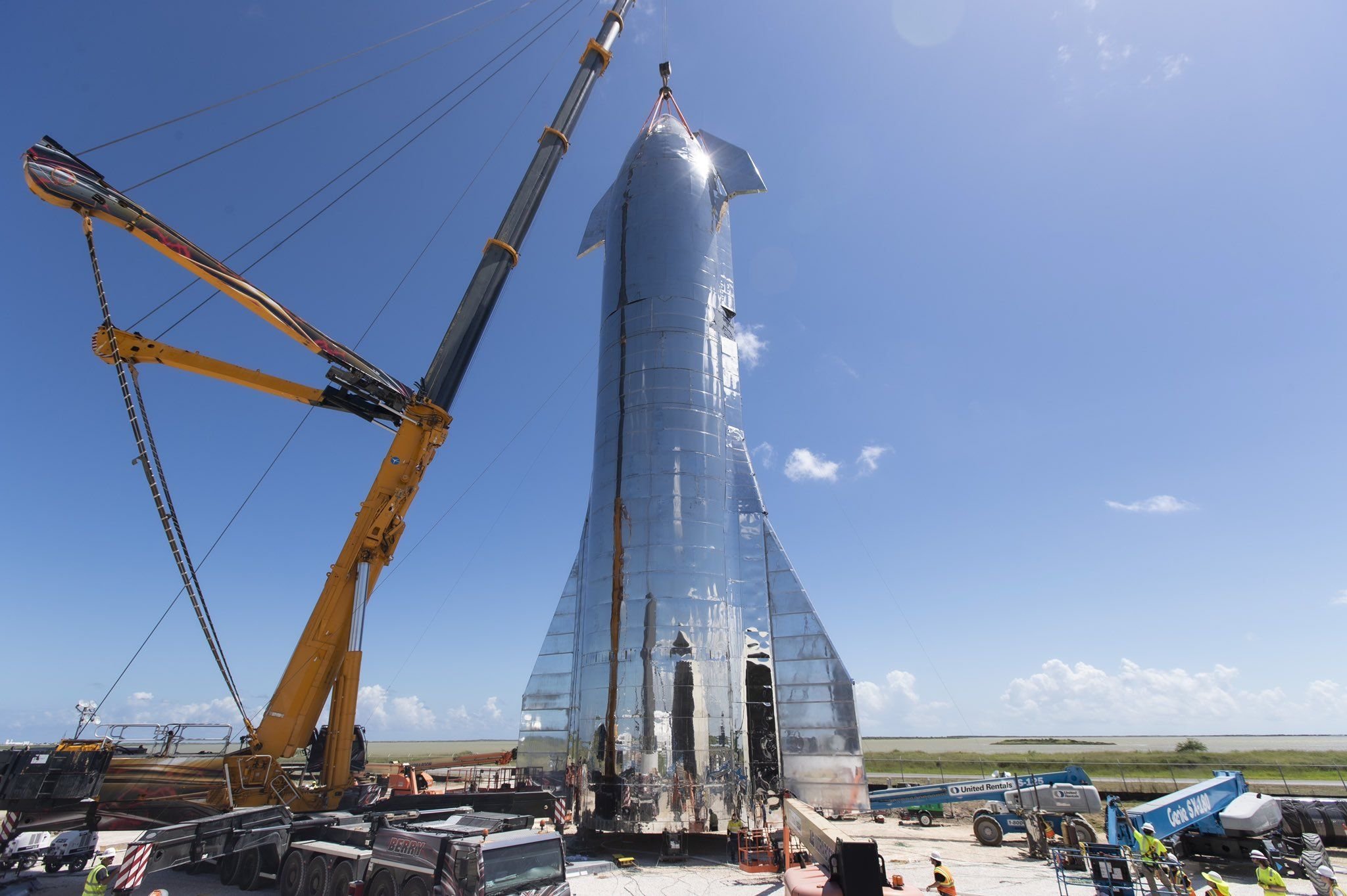 SpaceX hat den Bau einer neuen Generation von Raketen Starship ins Leben gerufen