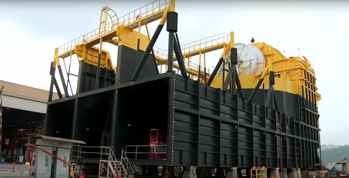 A construção do primeiro gerador de ondas de 826 toneladas com capacidade de 1,25 MW