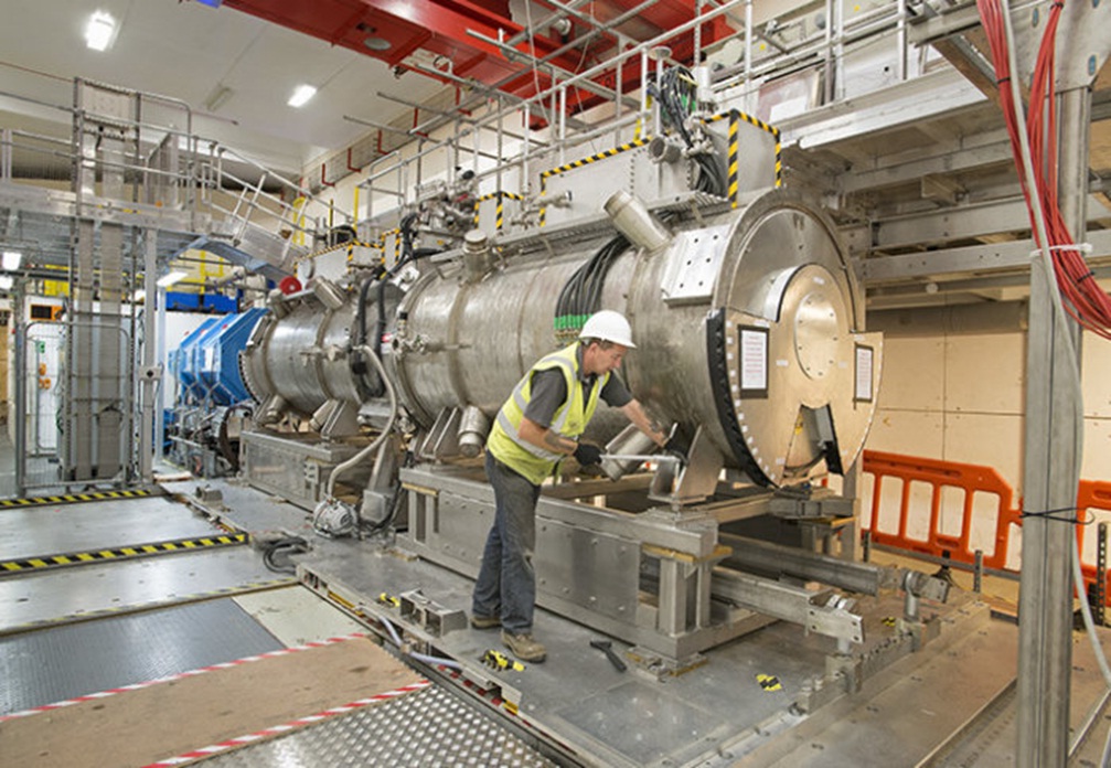 Scientists Demonstrate Next Generation Particle Accelerator Technology