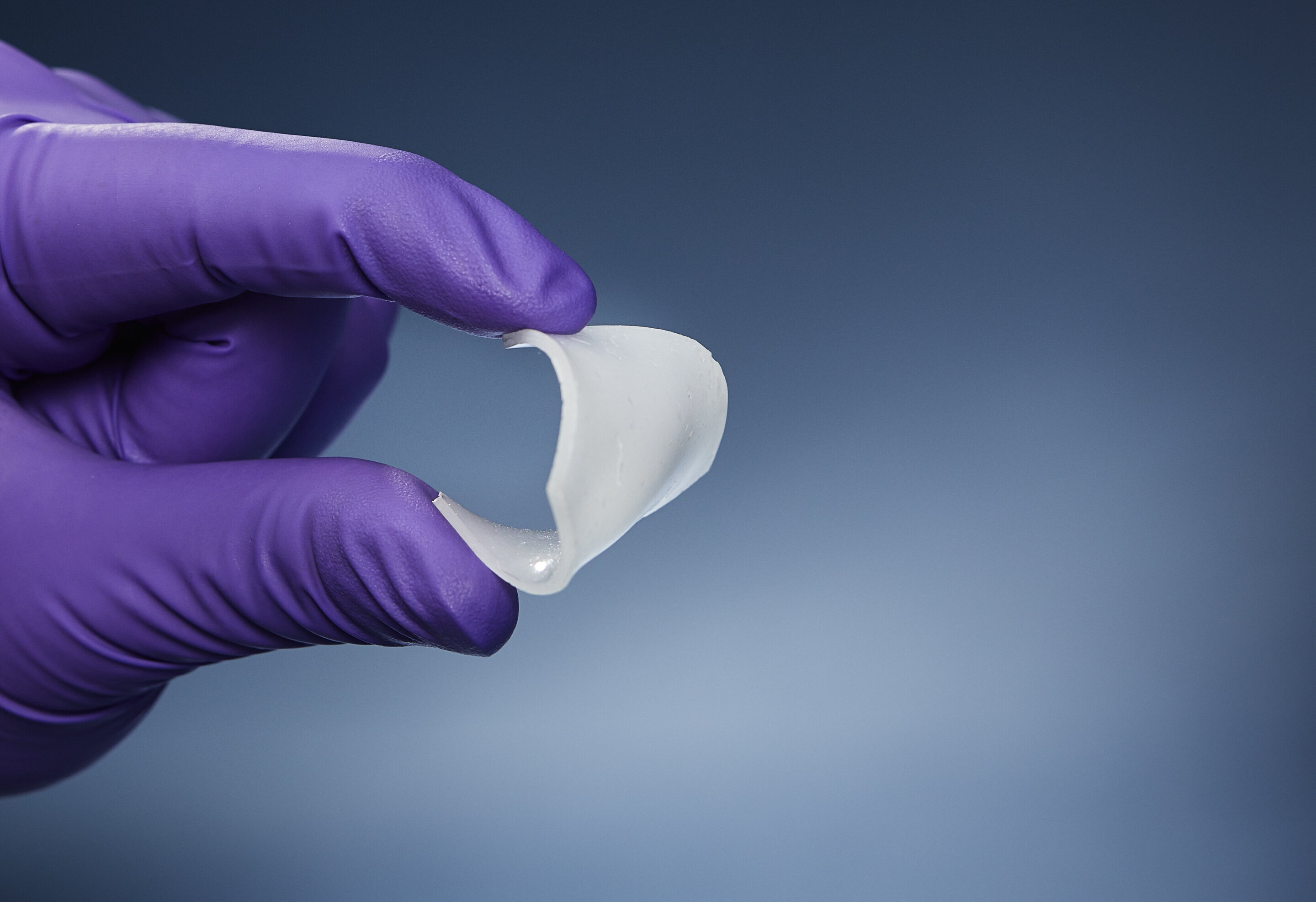Um novo material semelhante à borracha foi criado e pode ser usado para substituir os tecidos humanos.