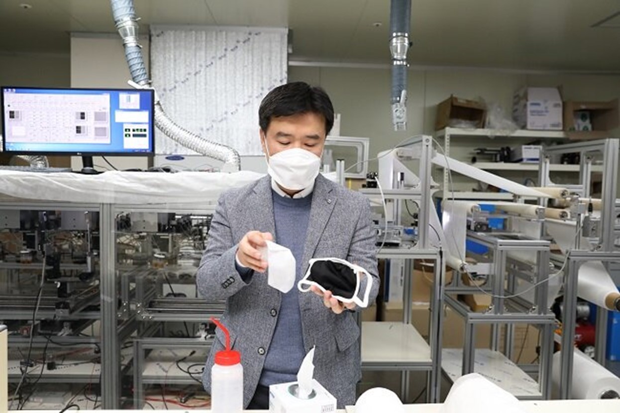 New reusable face masks with a nanofiber filter can solve the shortage problem