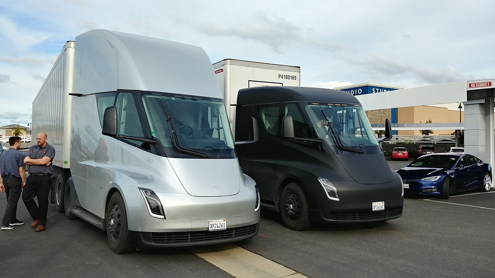 Tesla ready for mass production of electric trucks