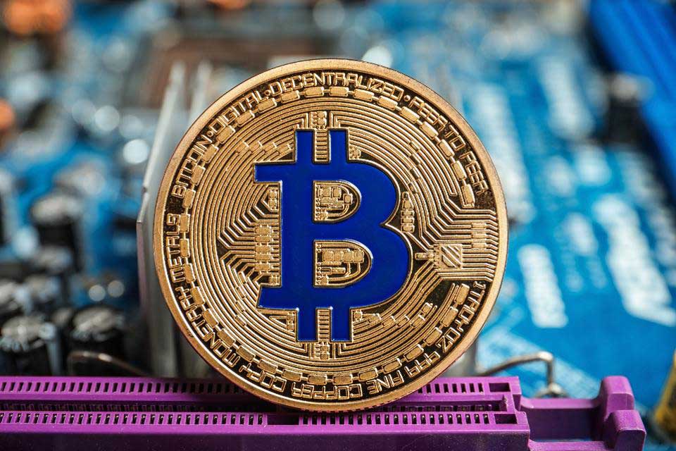 Bitcoin price rises to a record $ 64 thousand in the wake of market enthusiasm