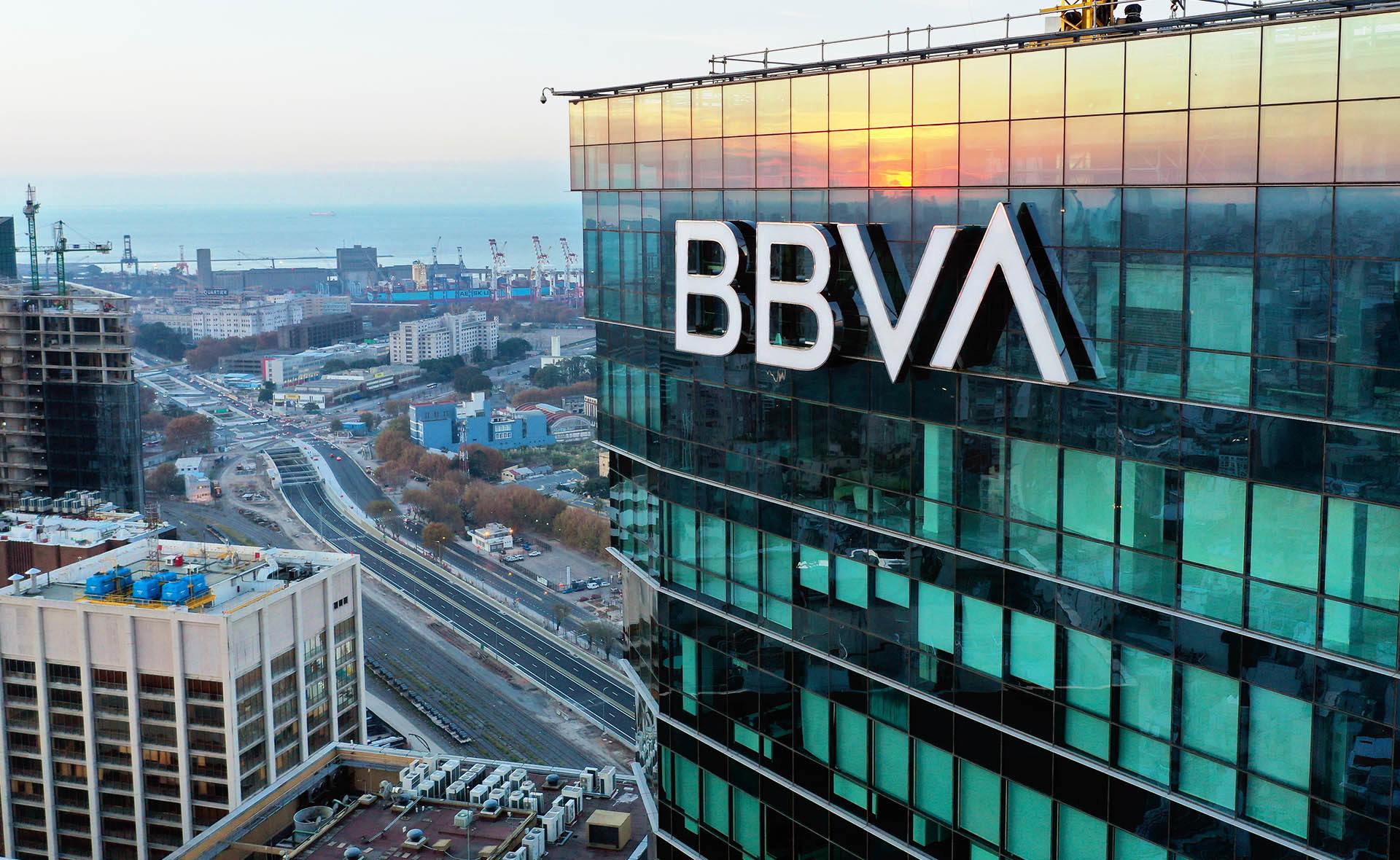 Банковский гигант BBVA запускает услуги по торговле и хранению биткойнов