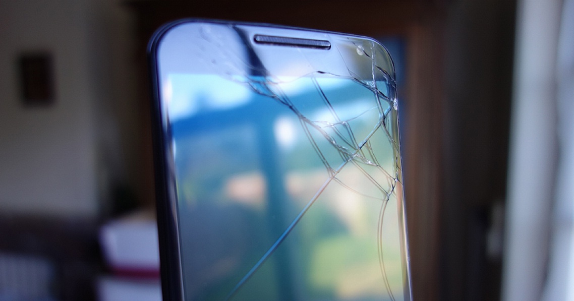 Smartphone screens made from a new material will be able to “heal” themselves. cracks