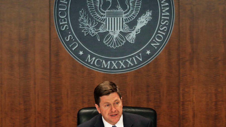 Former SEC Chairman Fears Regulation Will Kill Crypto Industry