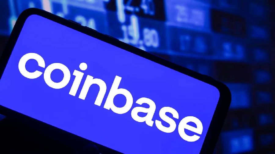 Moody's downgrades Coinbase due to significant decline in revenue